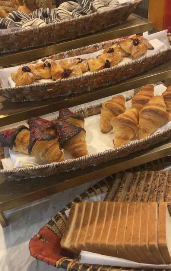 Sarovar Portico Srinagar 외부 사진